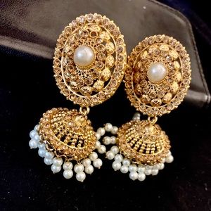 ✨ GOLD CHANDELIER EARRINGS! ✨